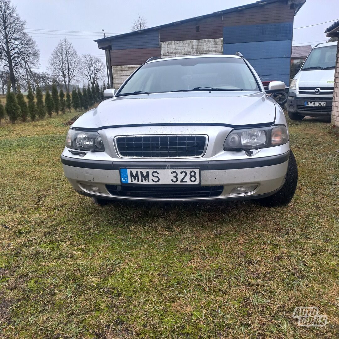 Volvo V70 2003 y parts