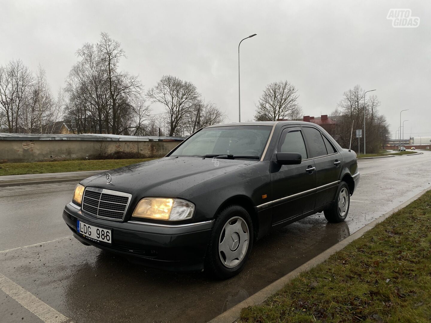 Mercedes-Benz C 220 1994 y Sedan