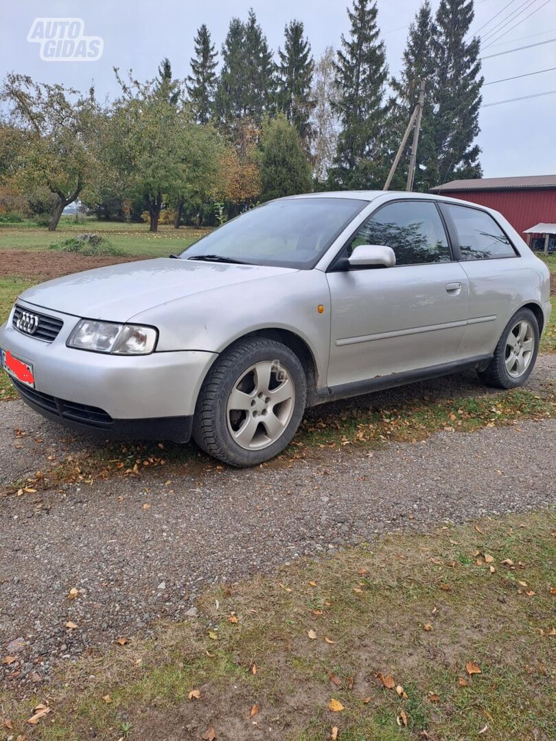 Audi A3 2000 m Hečbekas