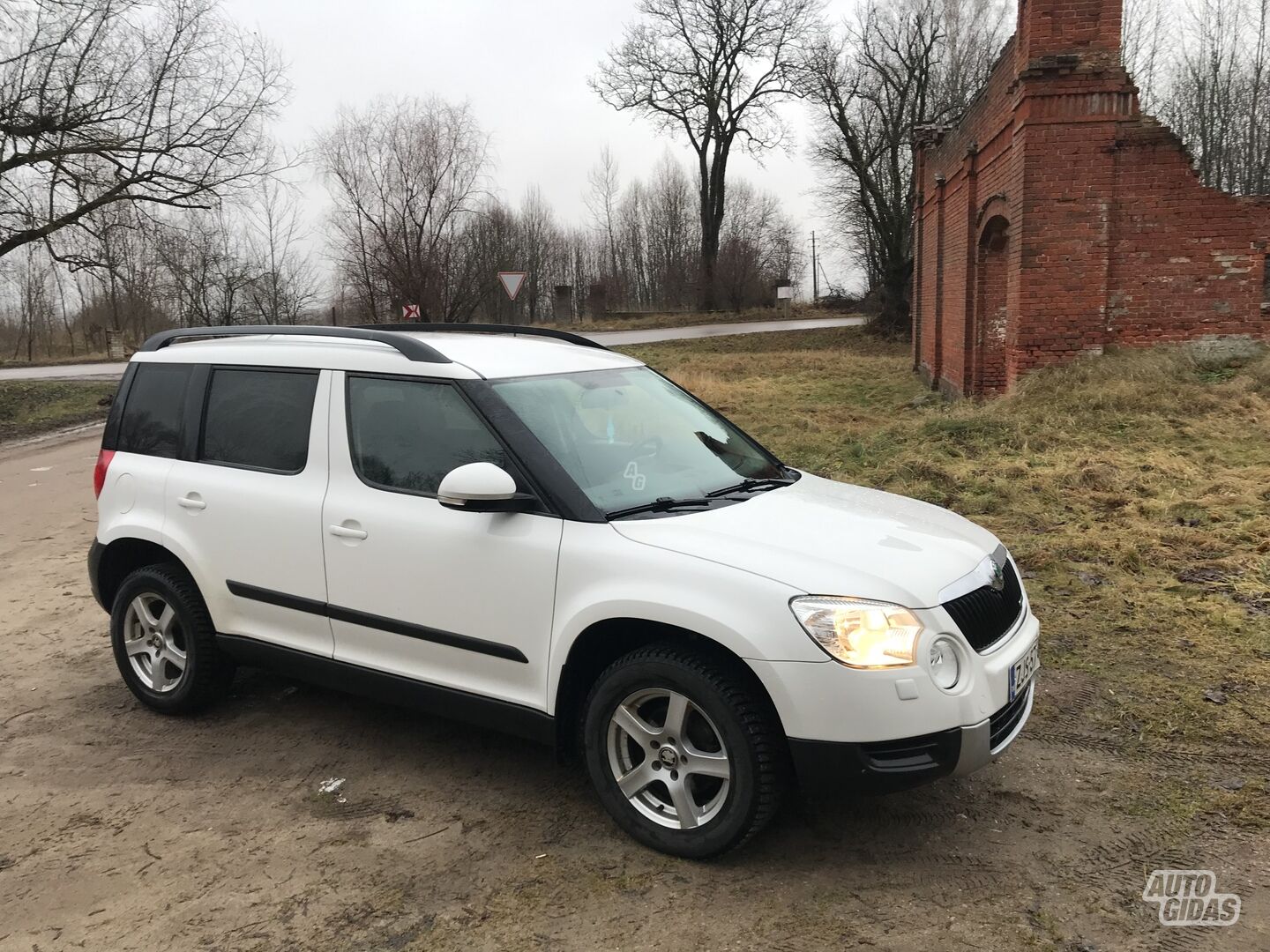 Skoda Yeti 2012 y Off-road / Crossover