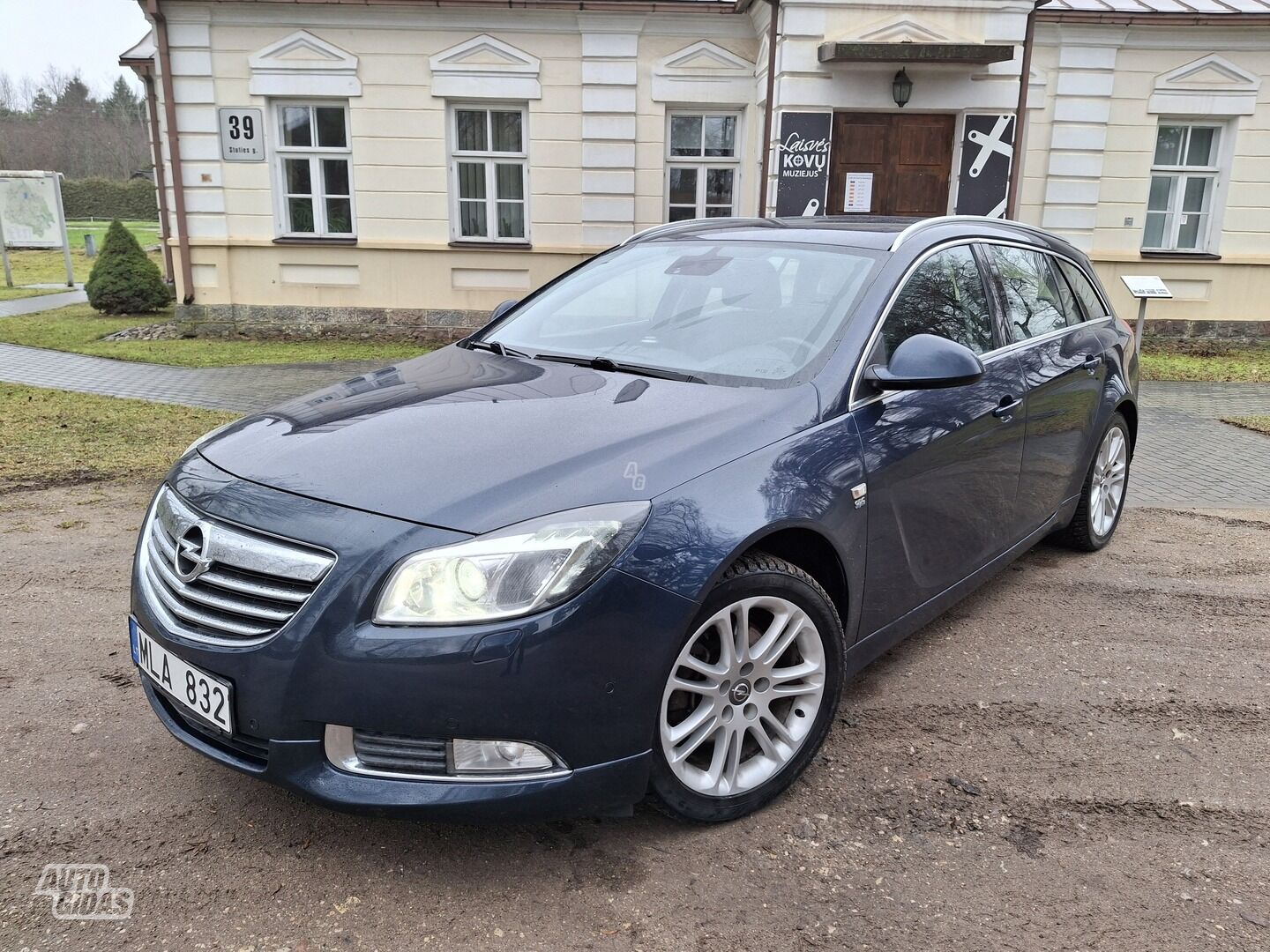 Opel Insignia 2011 г Универсал