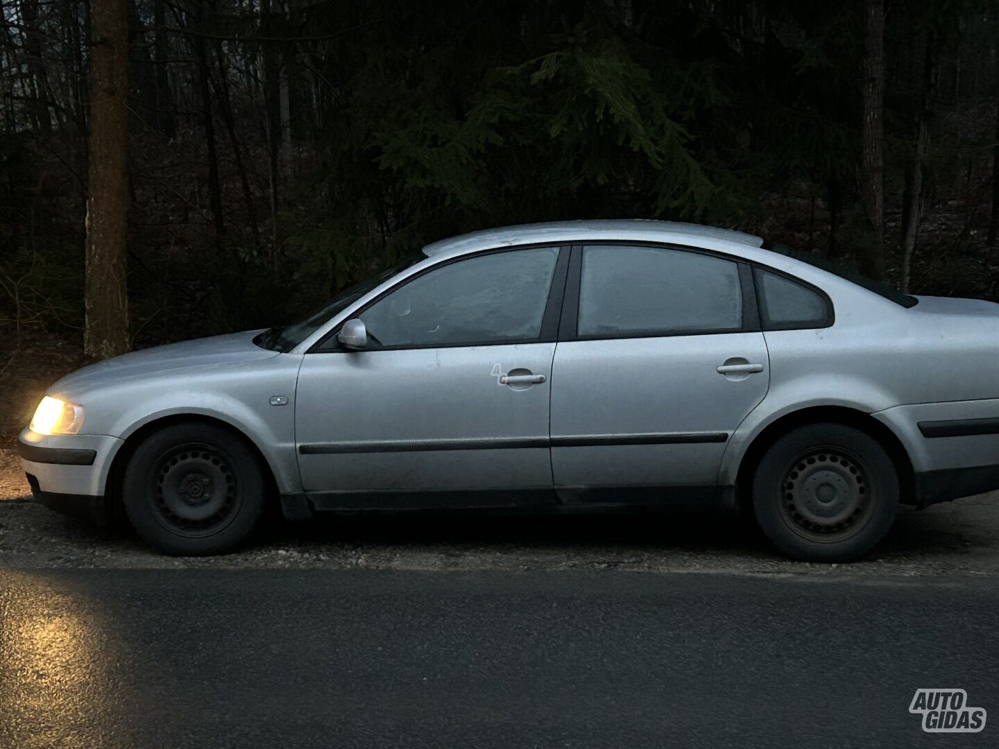 Volkswagen Passat 1999 y Sedan