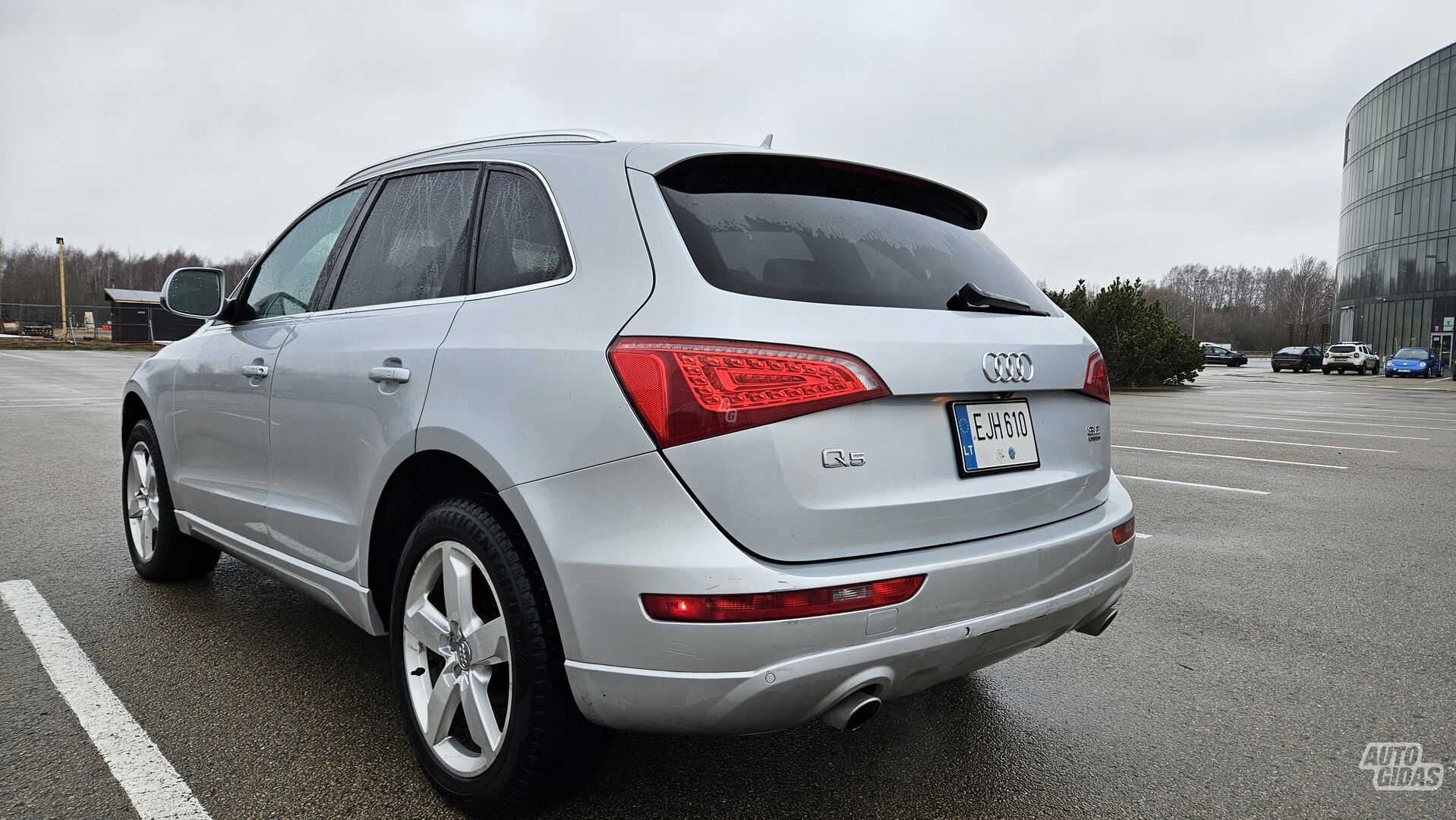 Audi Q5 2011 y Off-road / Crossover