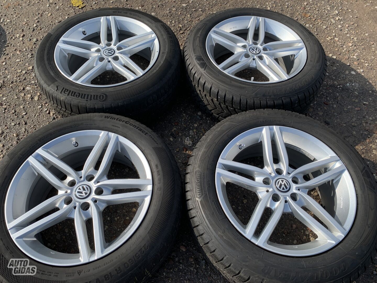 Volkswagen Siunciam, 8J ET30 light alloy R18 rims