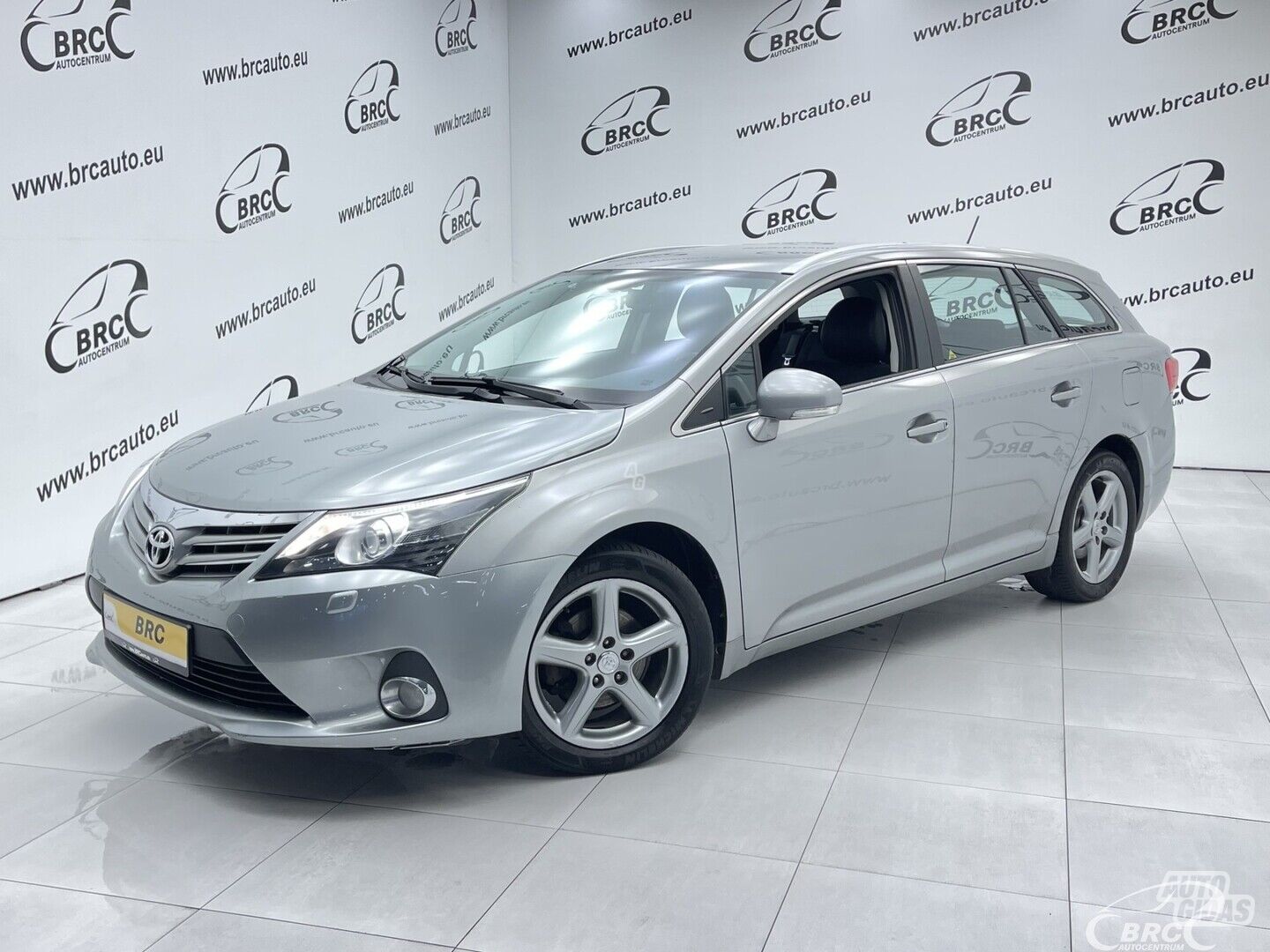 Toyota Avensis 2.0 D-4D Linea Sol W 2012 г