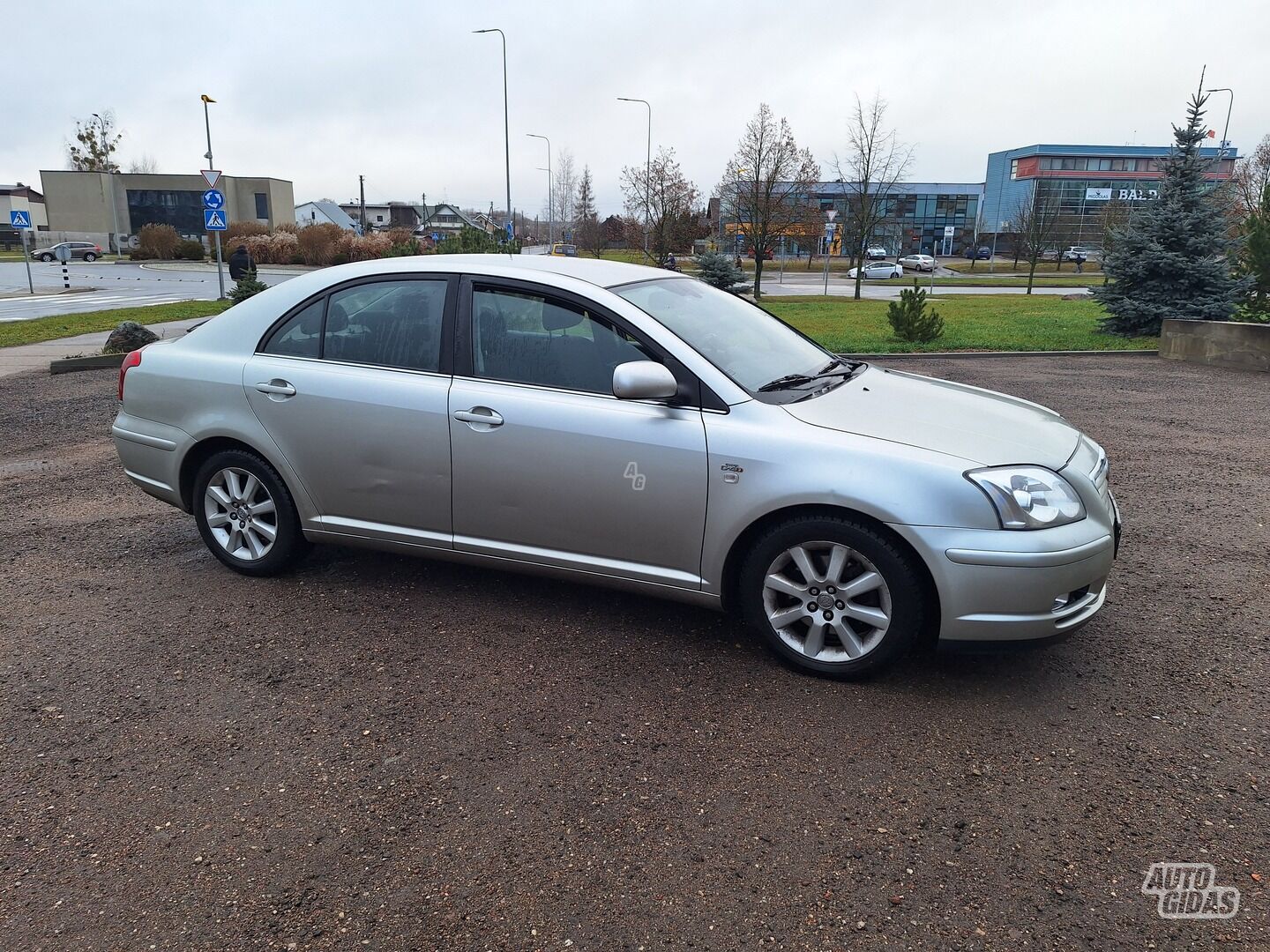 Toyota Avensis 2004 y Hatchback