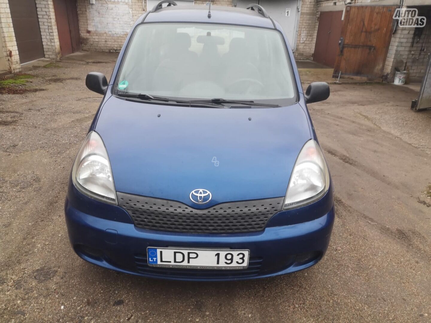 Toyota Yaris Verso 2002 г Минивэн