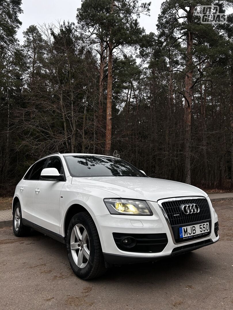 Audi Q5 2009 y Off-road / Crossover