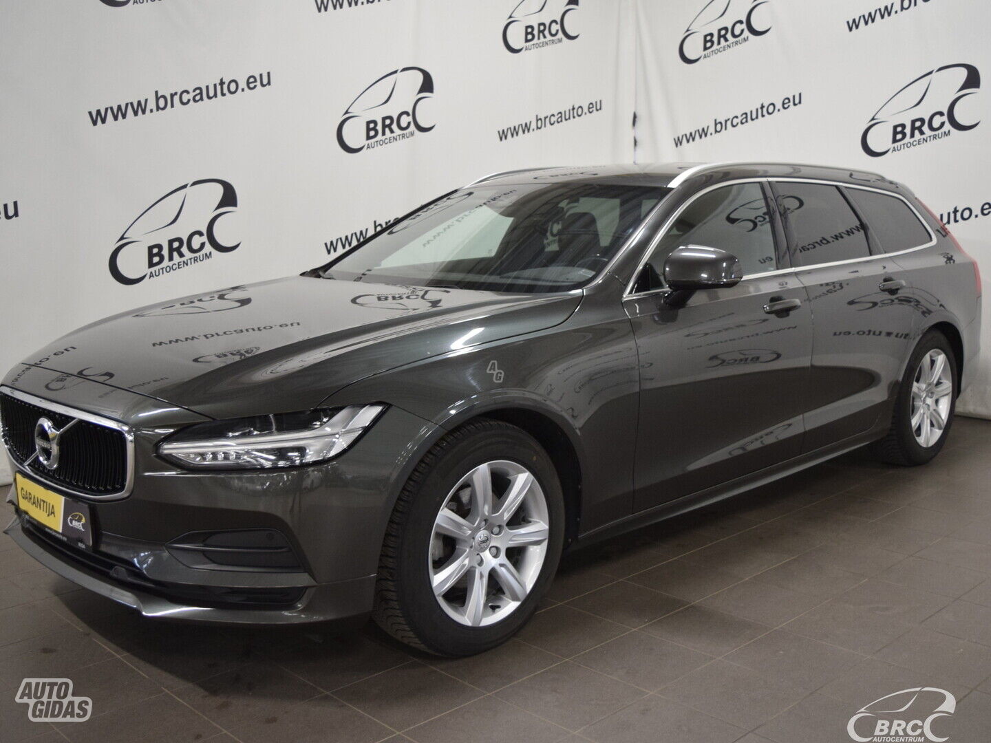 Volvo V90 D3 Momentum 2018 г