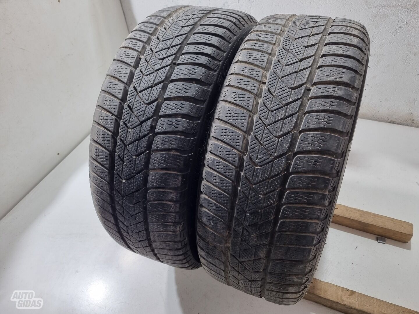 Pirelli 7mm R19 žieminės padangos lengviesiems