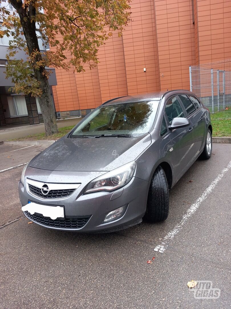 Opel Astra 2011 y Wagon