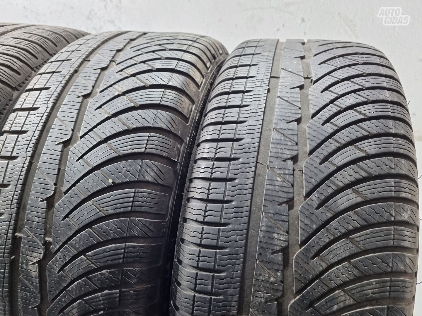 Michelin 4mm R18 žieminės padangos lengviesiems