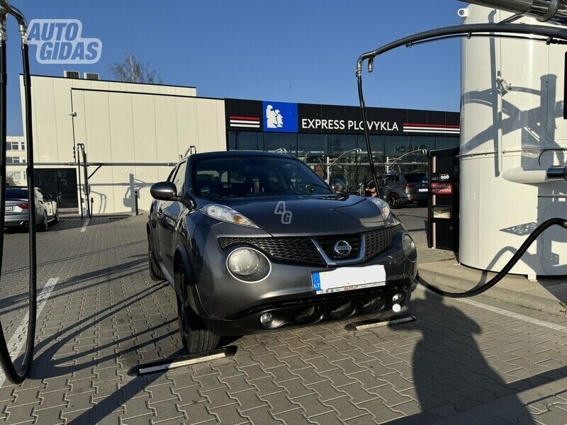 Nissan Juke 2014 y Off-road / Crossover