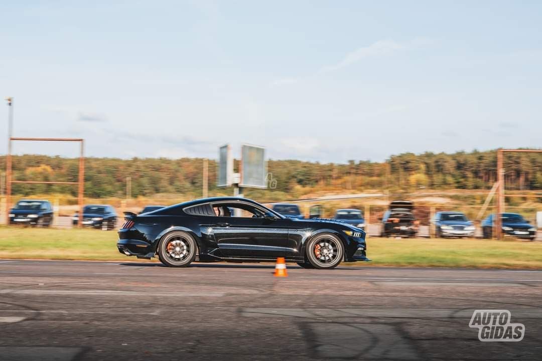 Ford Mustang 2015 y Coupe