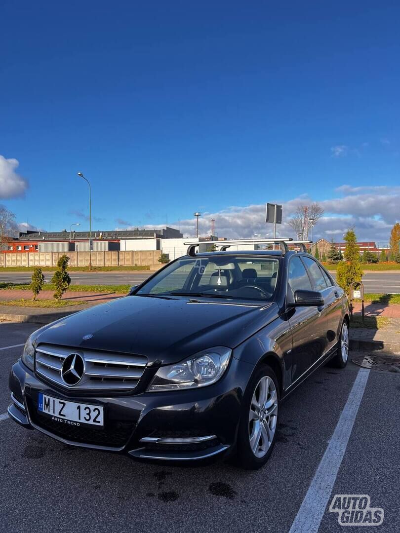 Mercedes-Benz C 200 2012 г Седан