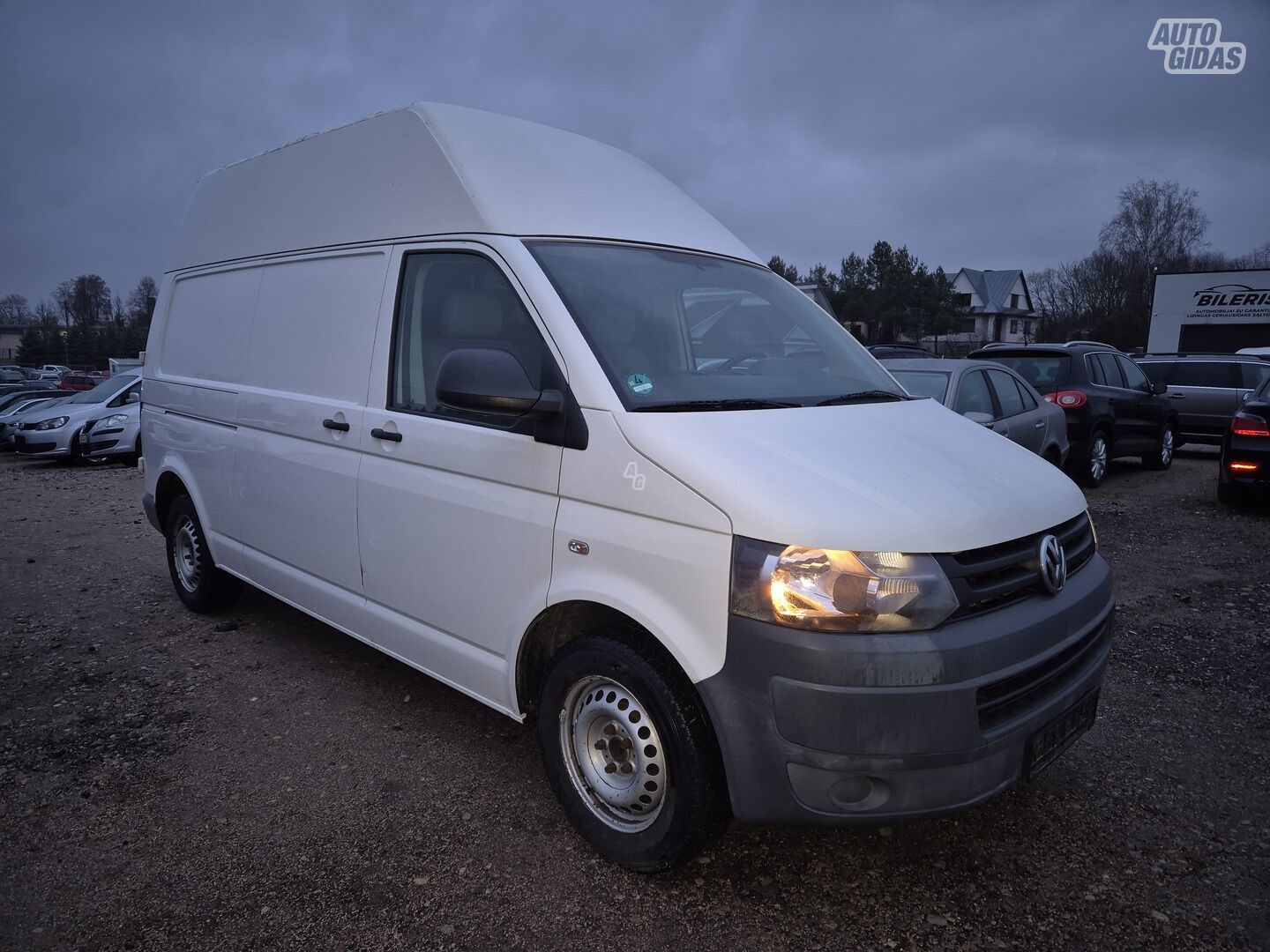 Volkswagen Transporter 2011 y Heavy minibus