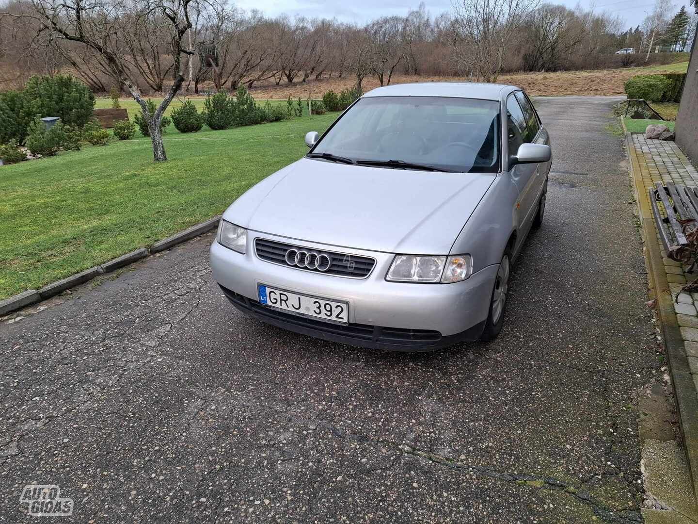 Audi A3 2000 m Hečbekas