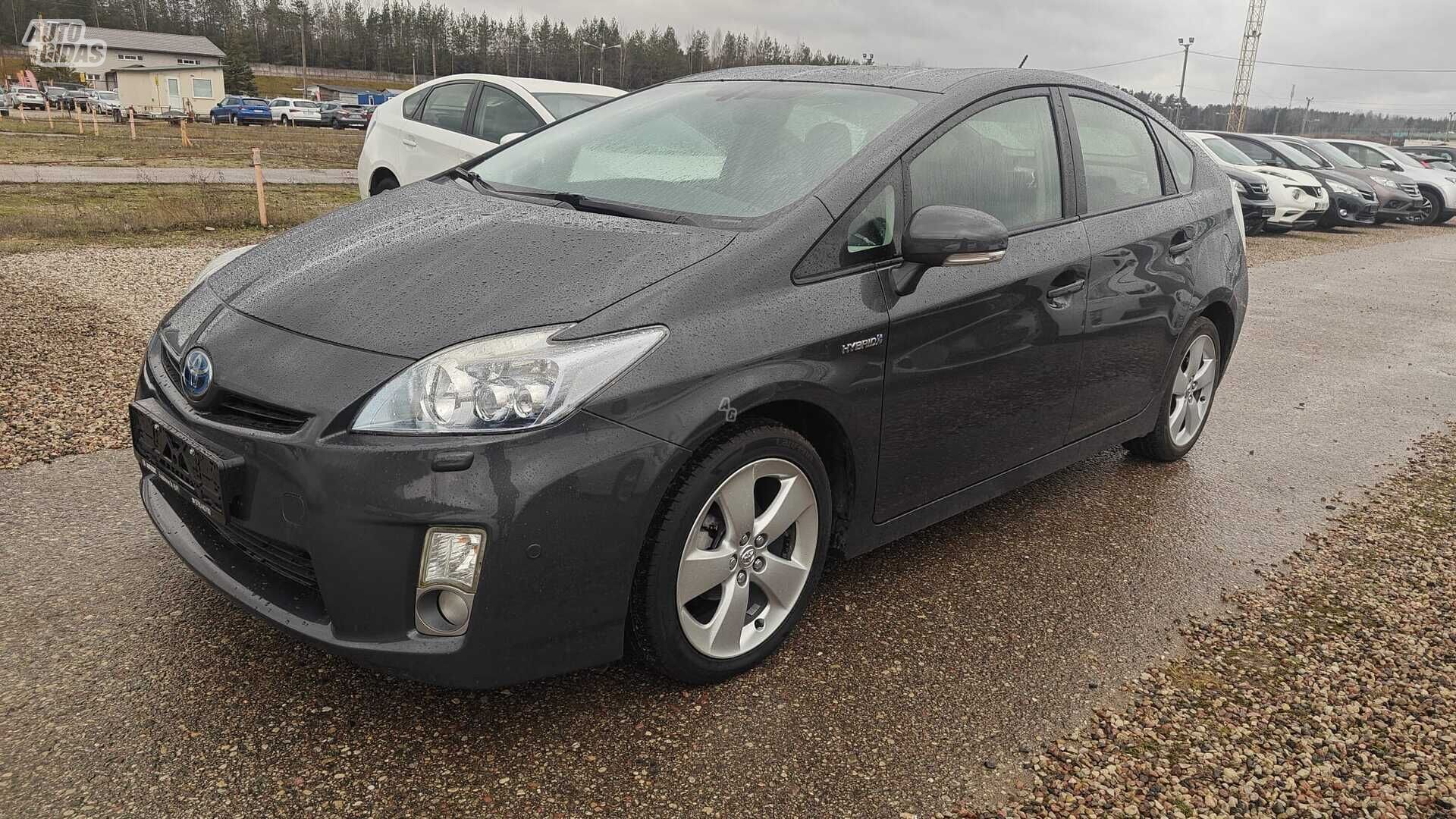 Toyota Prius 2010 г Хэтчбек