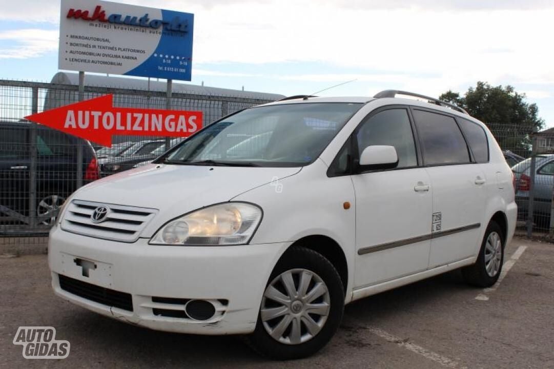 Toyota Avensis Verso 2001 г Минивэн