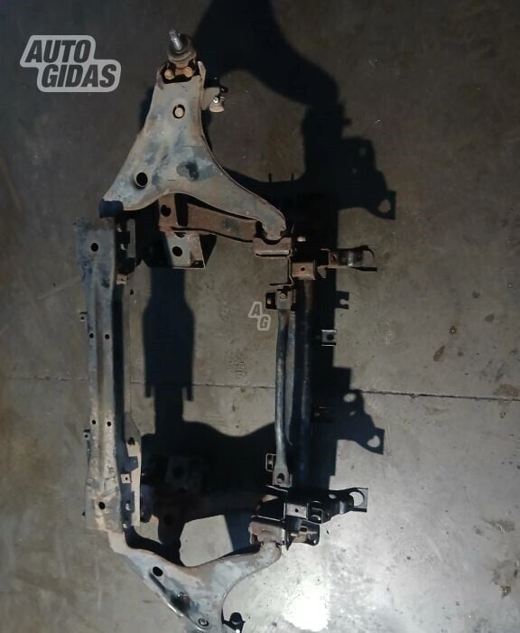 Priekinis traversas, Mitsubishi Pajero 2003 m