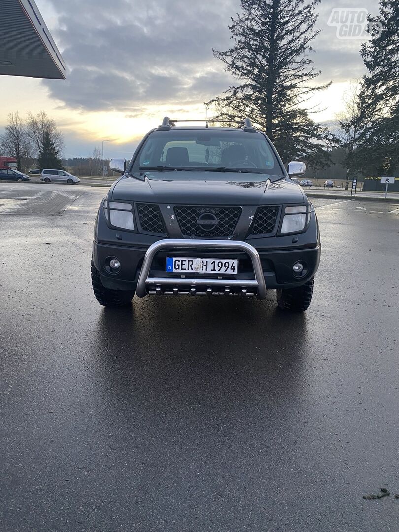 Nissan Navara 2007 г Пикап