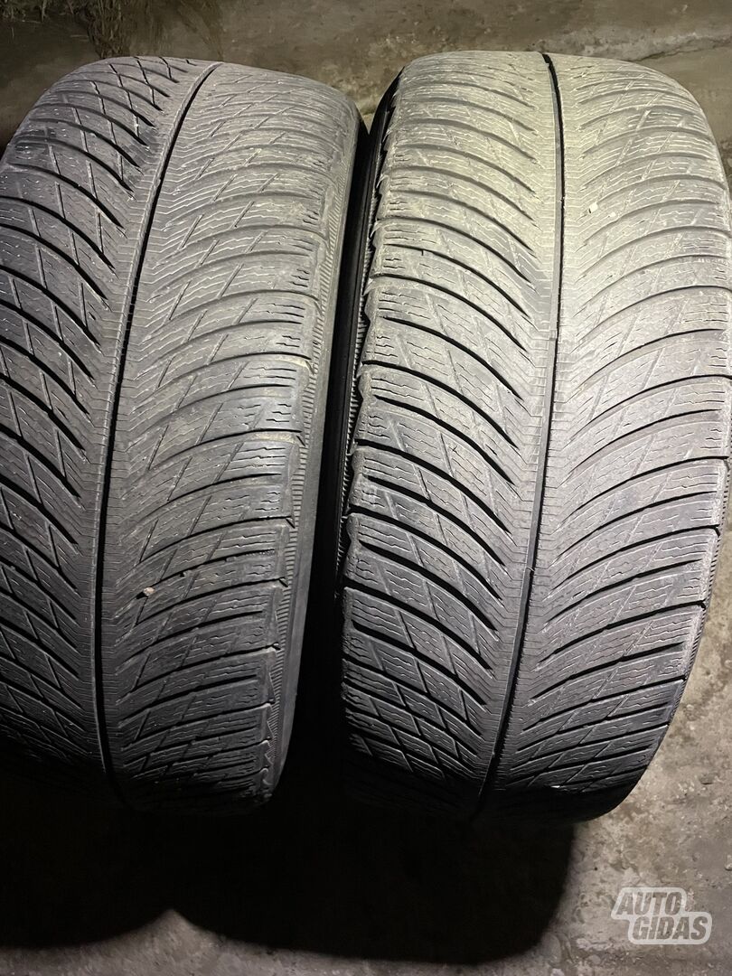 Michelin R19 universalios padangos lengviesiems