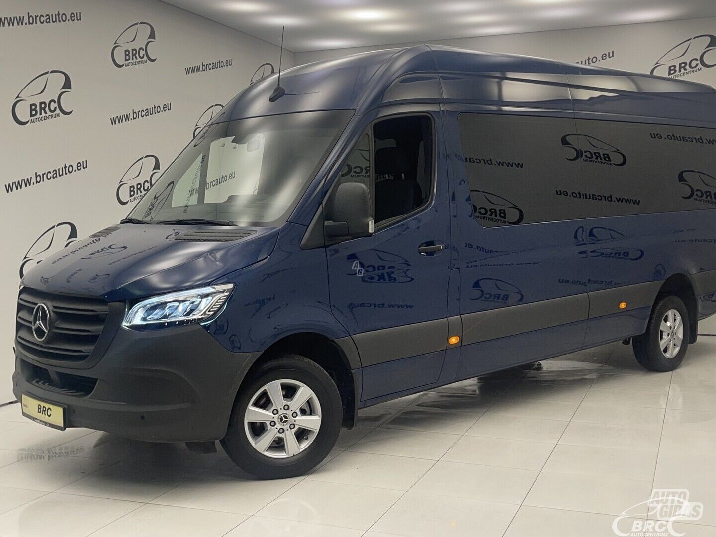 Mercedes-Benz Sprinter 317 CDI Tourer 2023 г