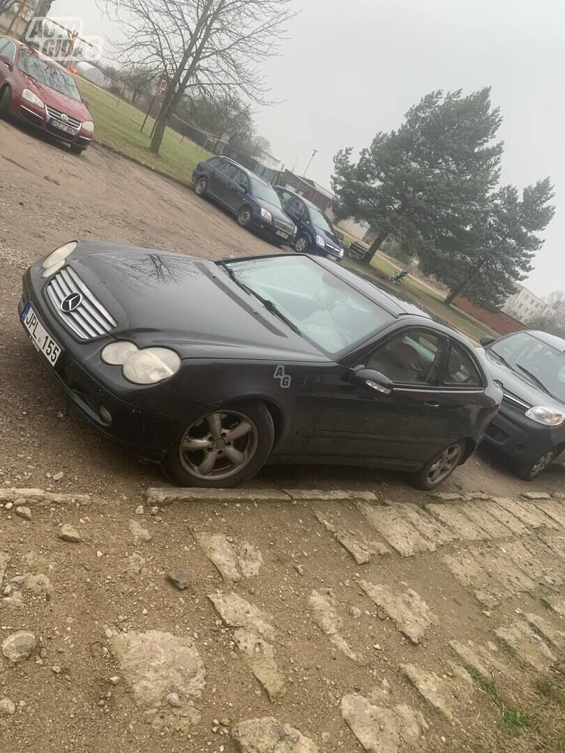 Mercedes-Benz C 230 2002 y Hatchback