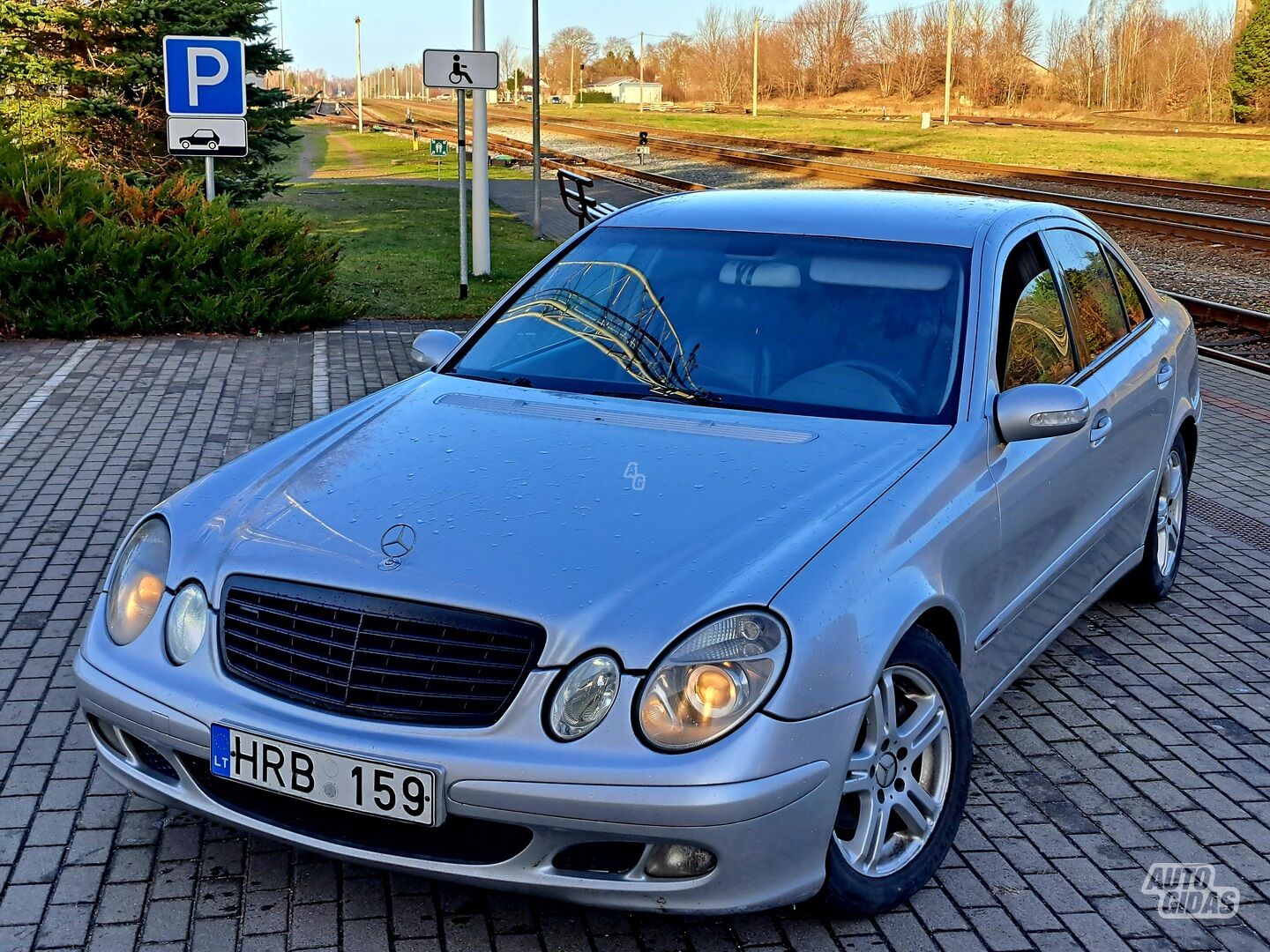 Mercedes-Benz E 220 2003 y Sedan