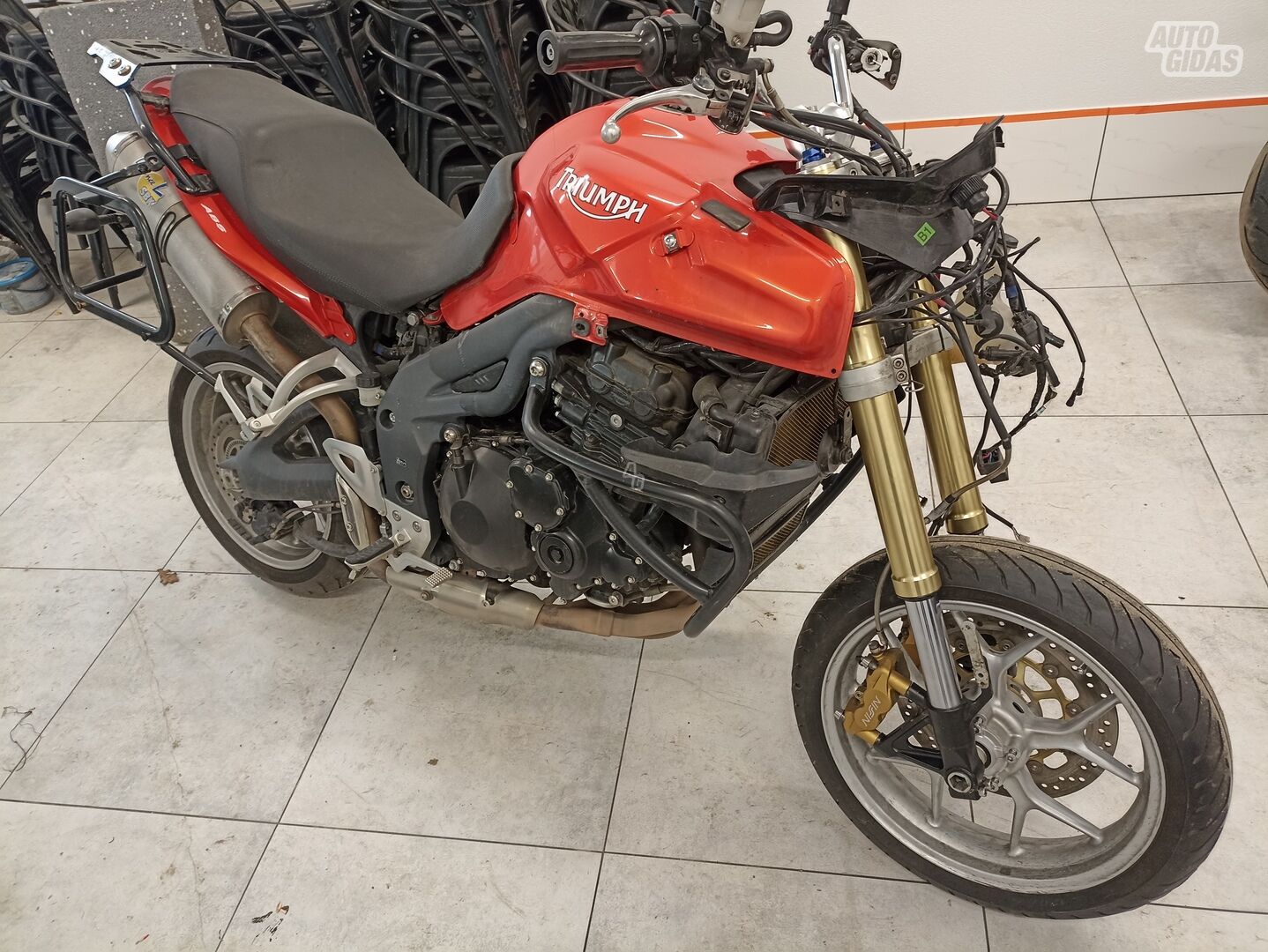 Triumph Tiger 2009 y Enduro motorcycle