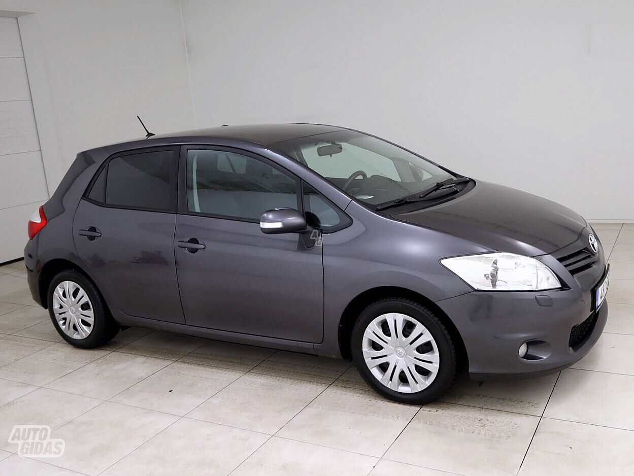 Toyota Auris 2010 г Хэтчбек