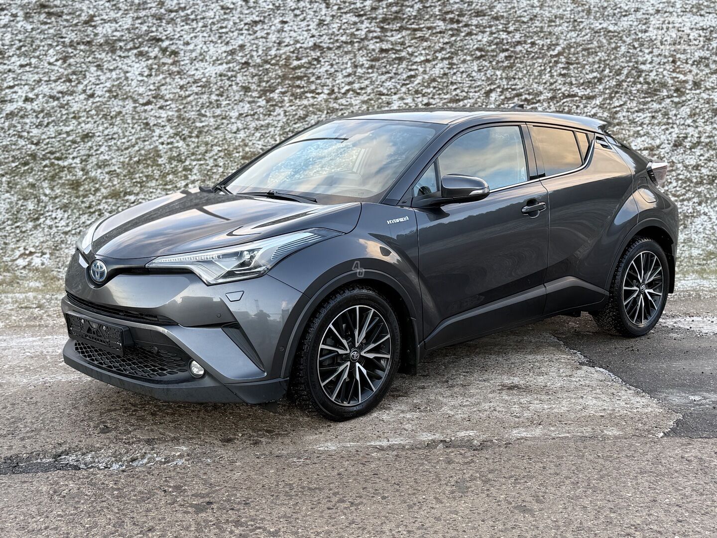 Toyota C-HR 2017 m Visureigis / Krosoveris