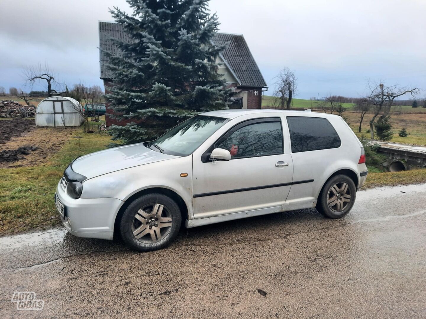 Volkswagen Golf 2000 г Хэтчбек