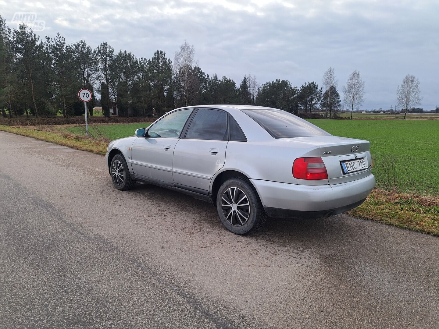 Audi A4 1996 m Sedanas