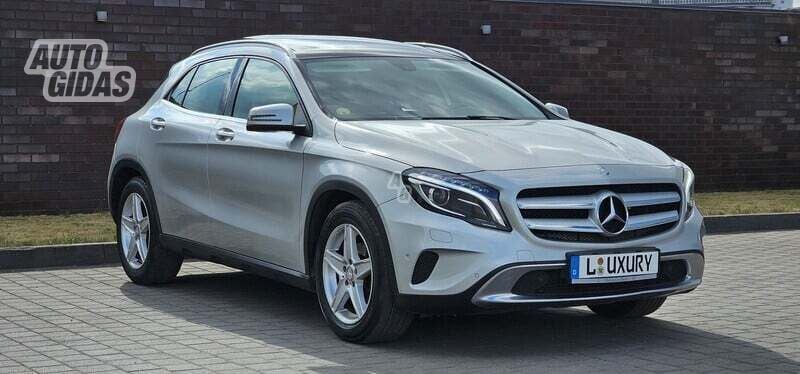 Mercedes-Benz GLA 220 2014 y Off-road / Crossover