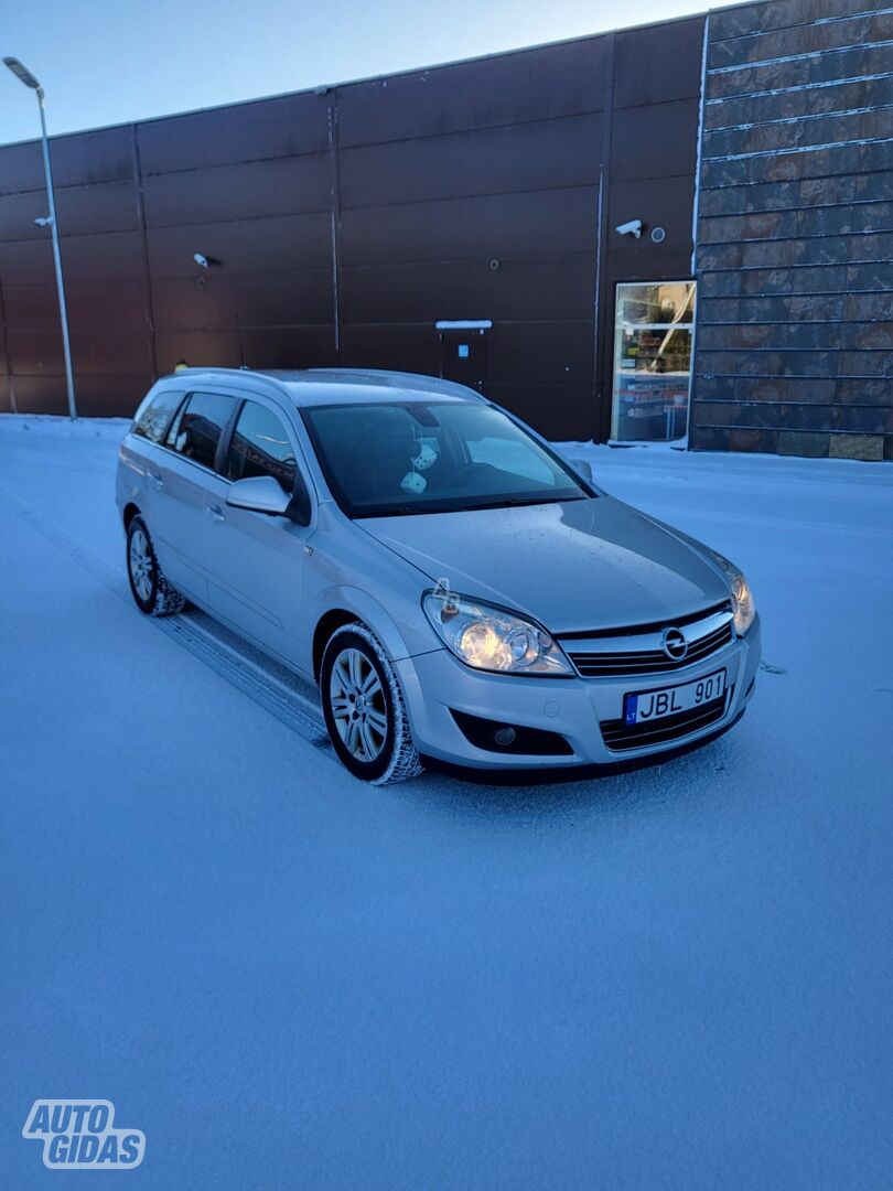 Opel Astra 2010 m Universalas