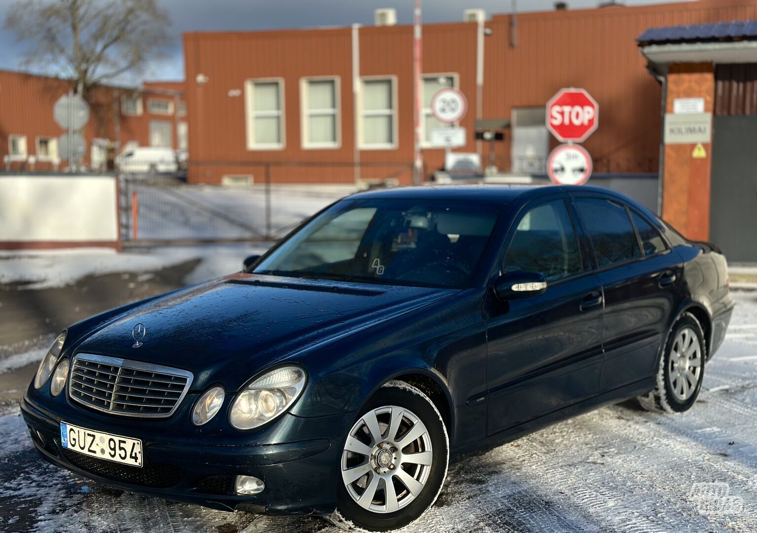 Mercedes-Benz E 270 2003 г Седан