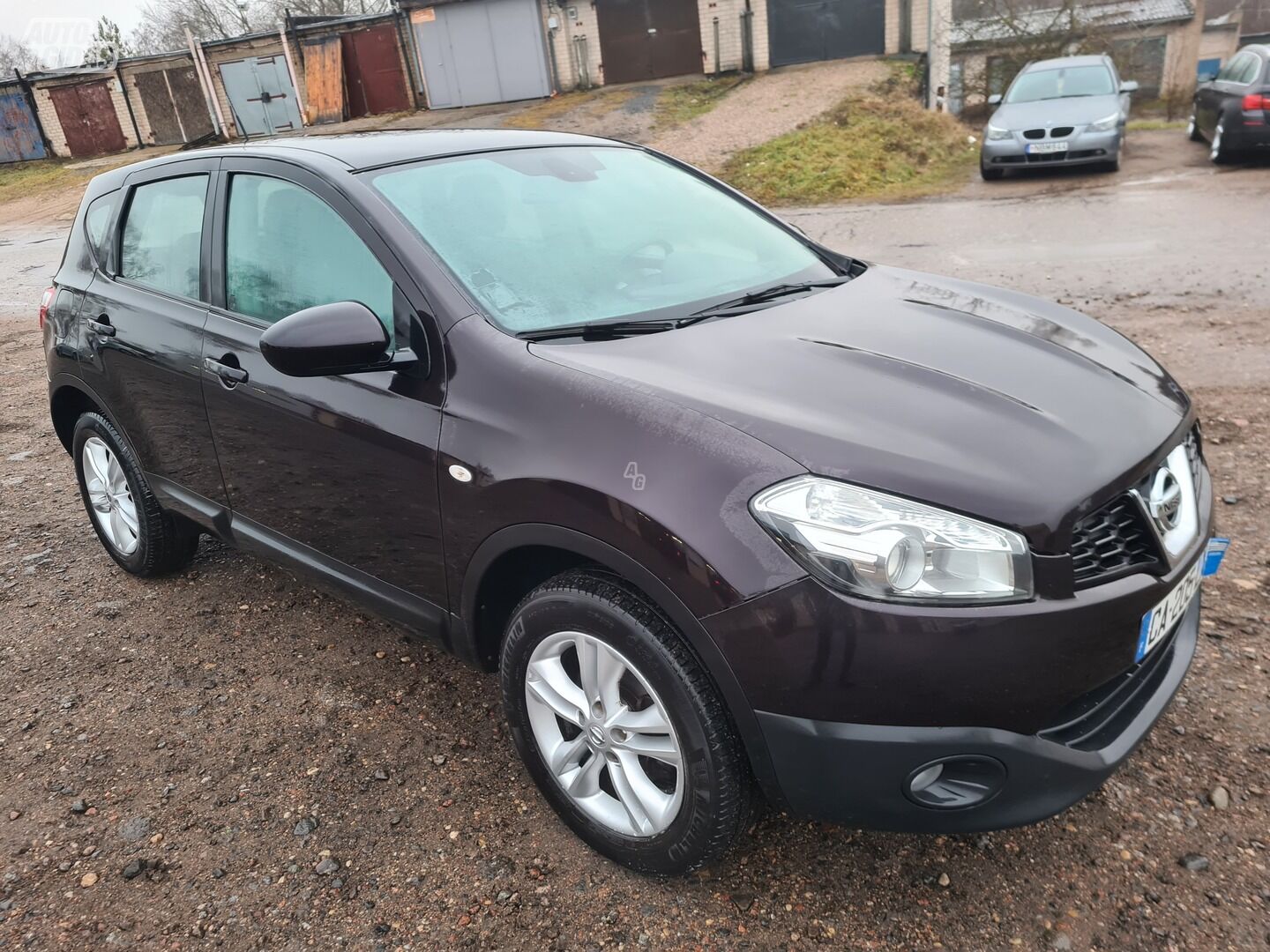 Nissan Qashqai 2012 y Off-road / Crossover