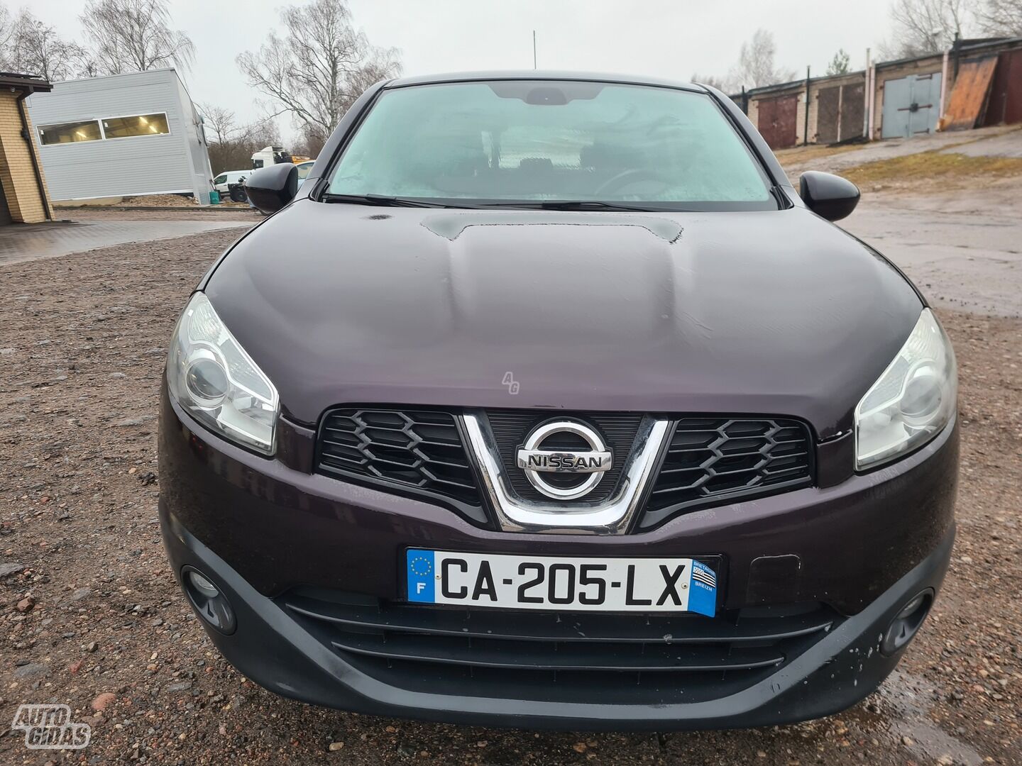 Nissan Qashqai 2012 y Off-road / Crossover