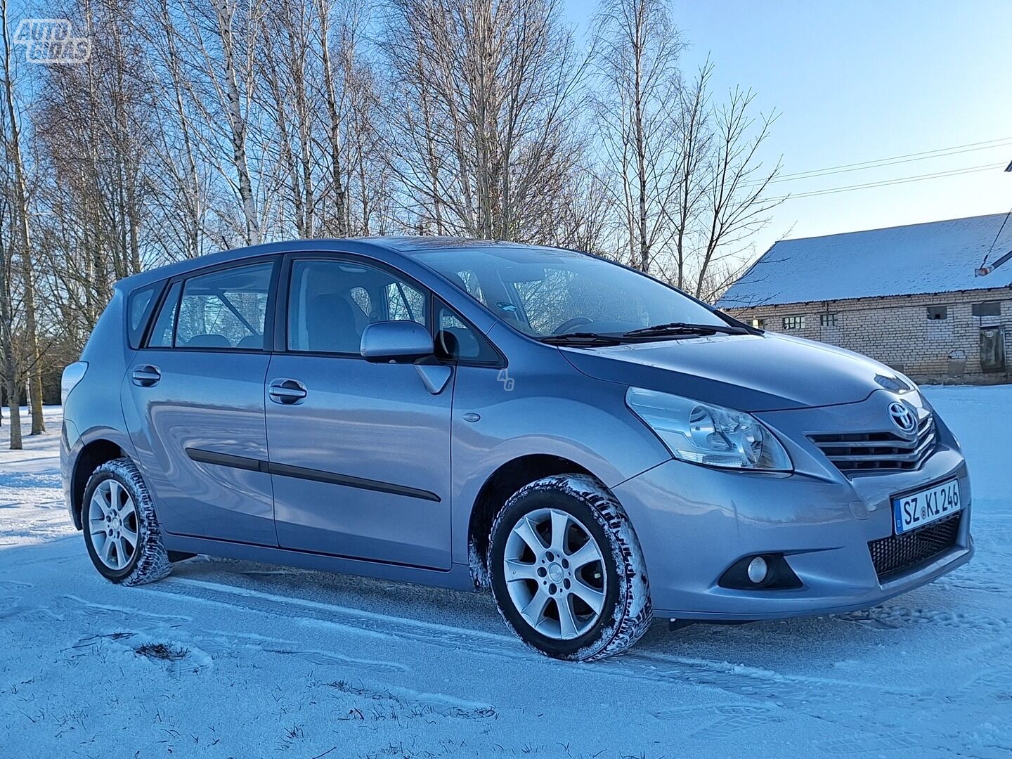 Toyota Verso 2009 г Минивэн