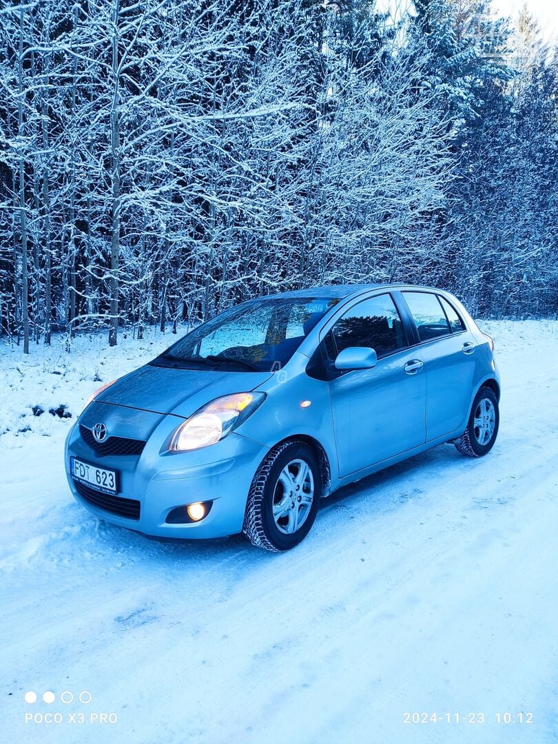 Toyota Yaris 2010 y Sedan