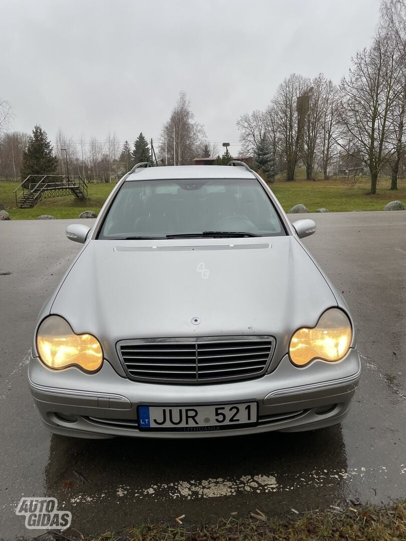 Mercedes-Benz C 220 2002 m Universalas