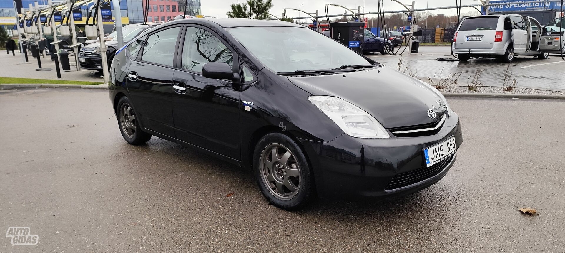 Toyota Prius 2005 г Хэтчбек