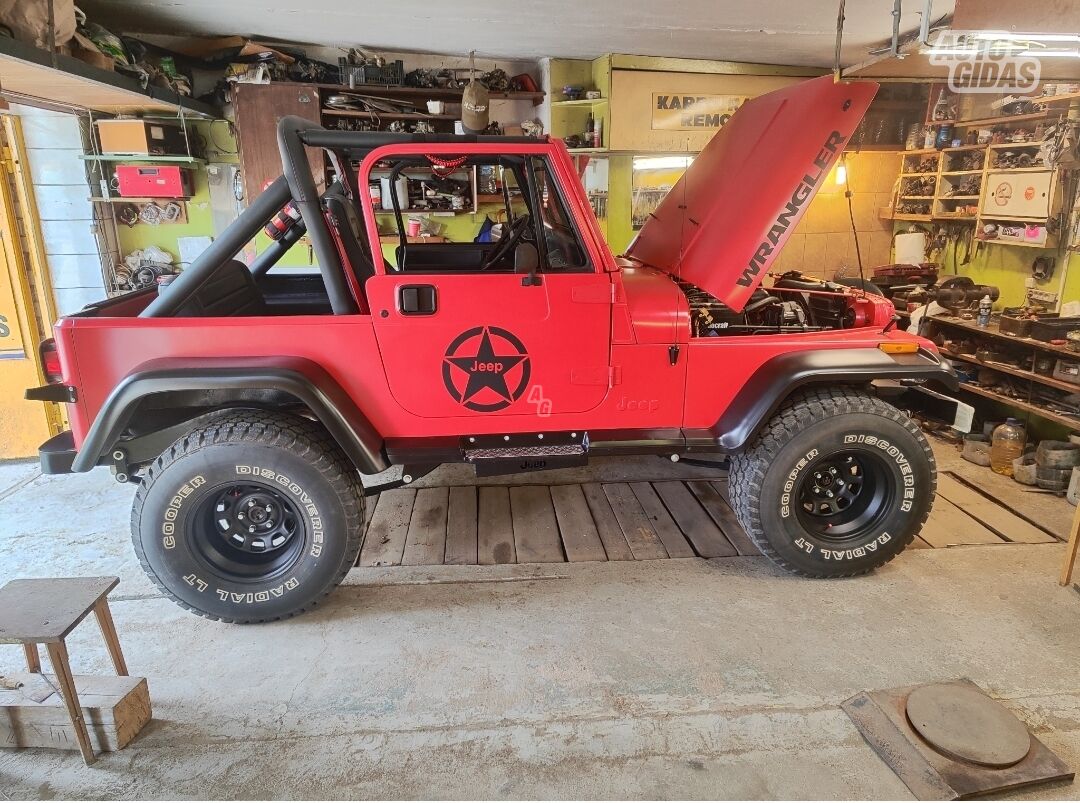 Jeep Wrangler 1987 y Off-road / Crossover