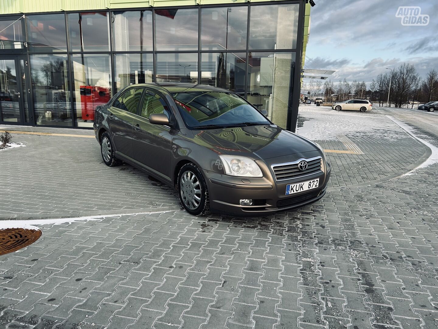 Toyota Avensis 2004 y Sedan