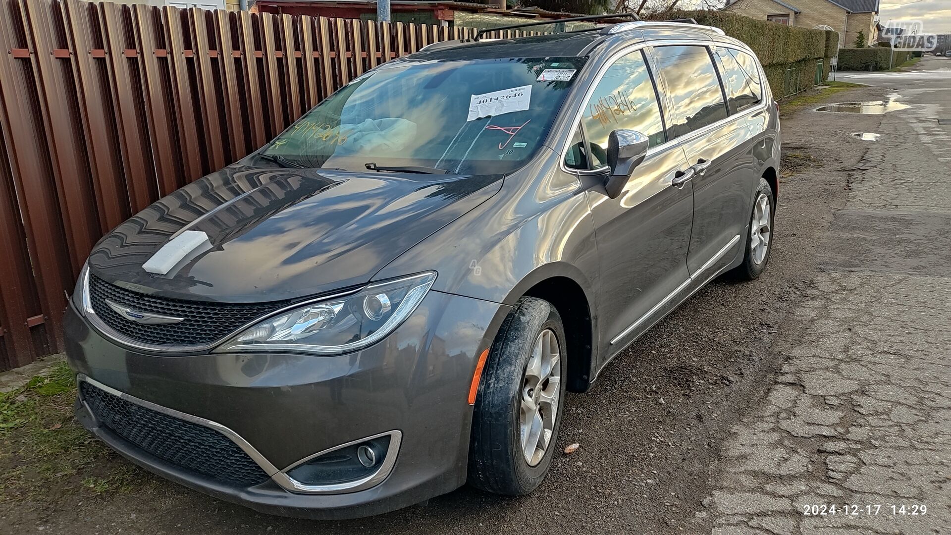 Chrysler Pacifica 2020 m Vienatūris