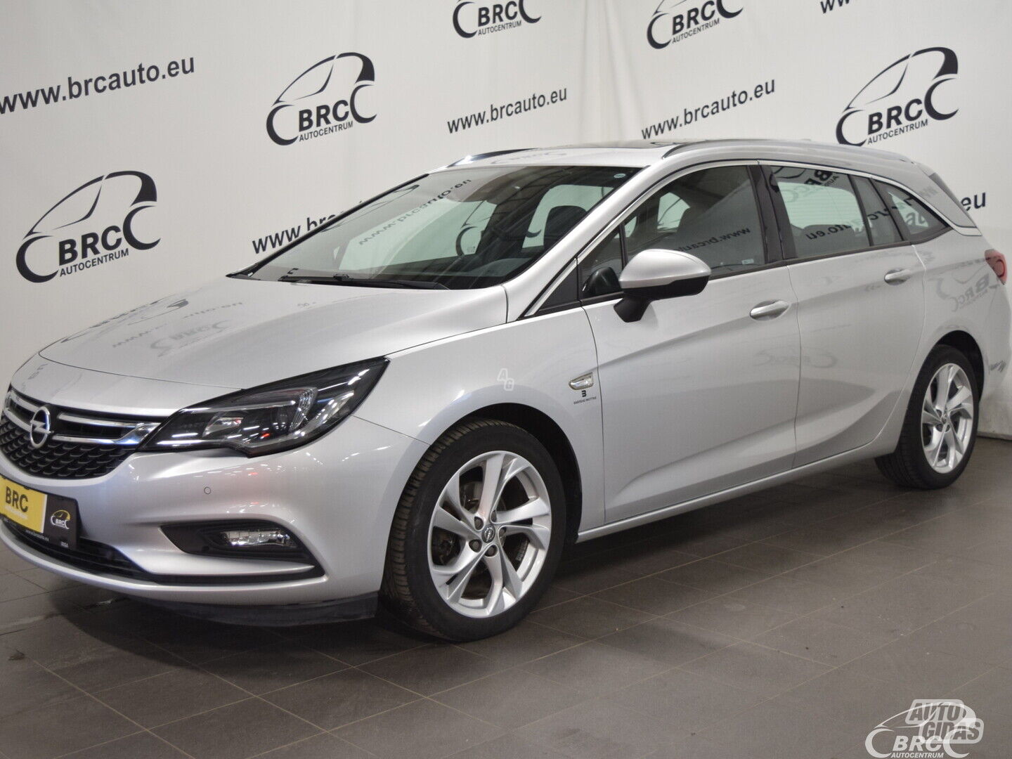 Opel Astra Sports Tourer+ M/T 2017 г