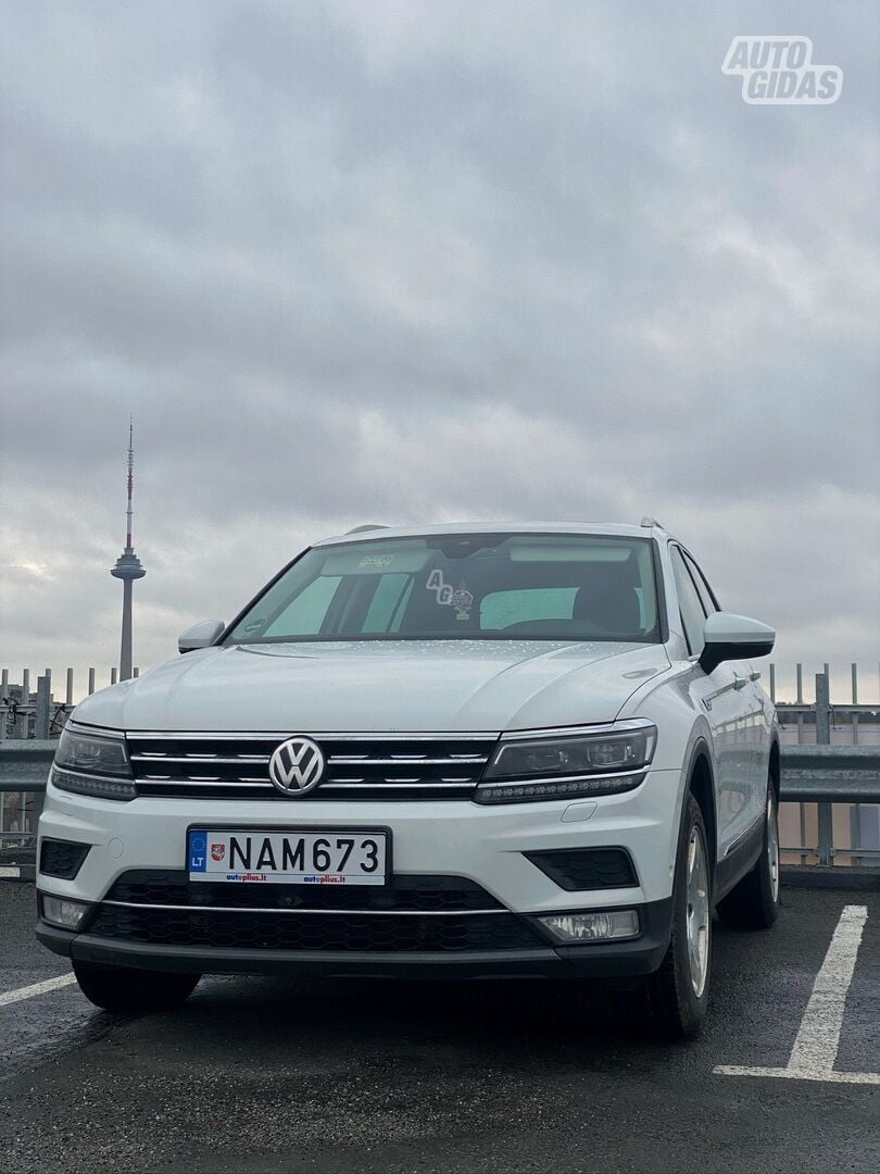 Volkswagen Tiguan 2017 г Внедорожник / Кроссовер