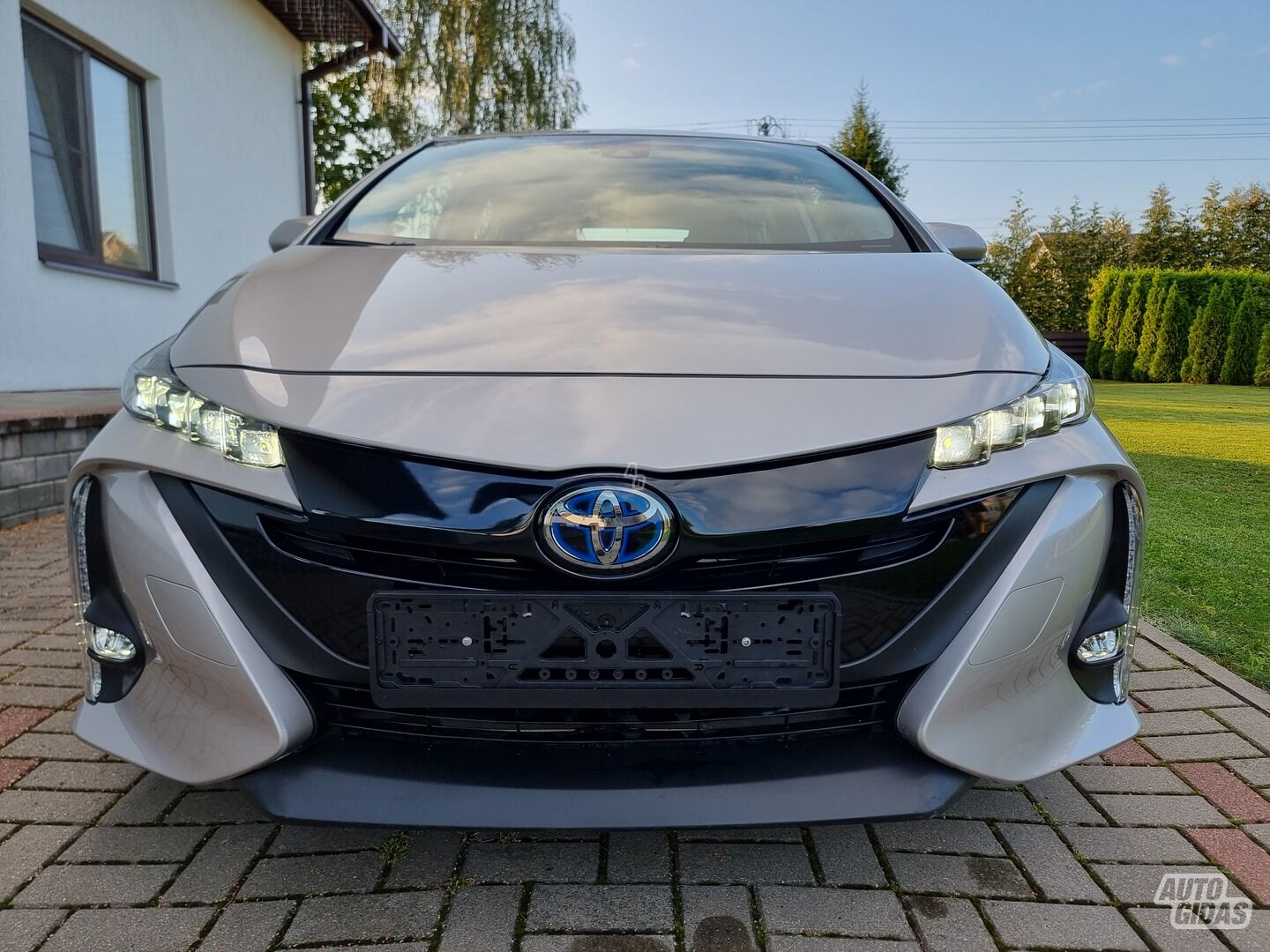 Toyota Prius 2020 г Хэтчбек