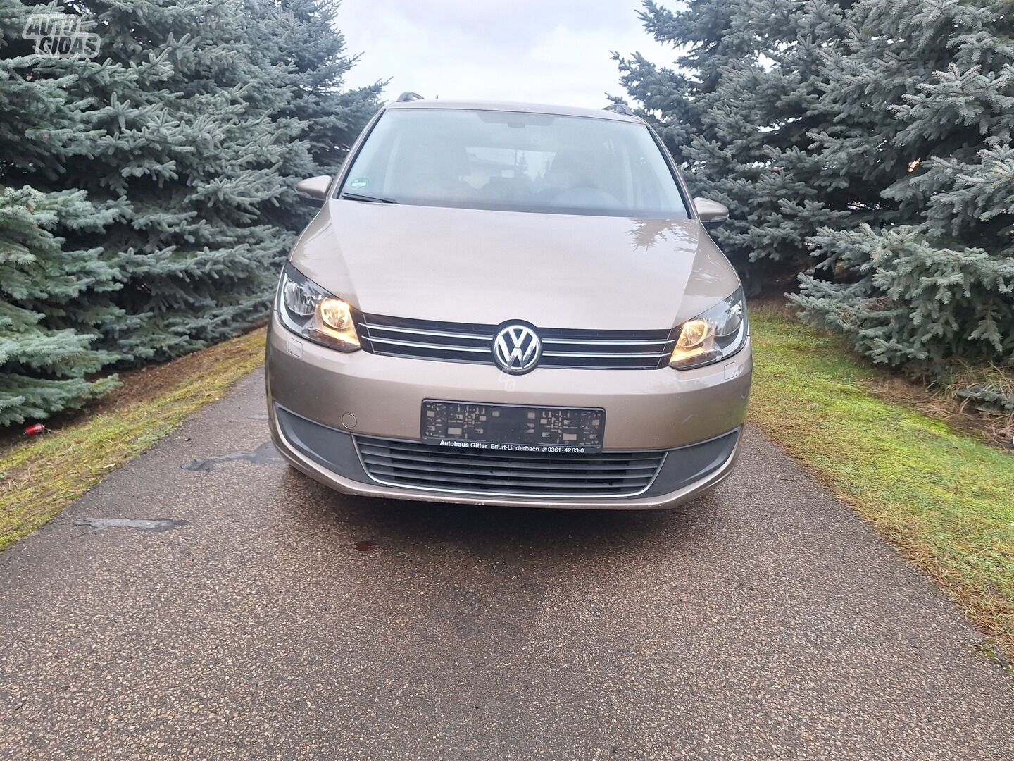 Volkswagen Touran 2011 y Van